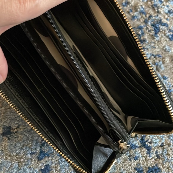 NWOT Kate Spade black leather zip around wallet, polka dot interior - Picture 7 of 8